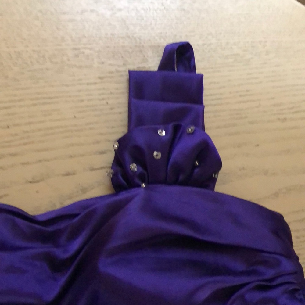 Dress - Picture 3 of 4